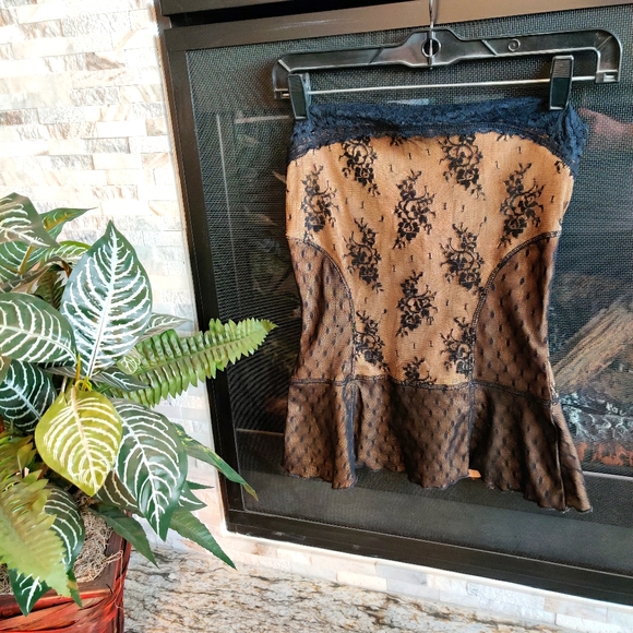 Nikki Mac black & tan peplum sleeveless top S - Picture 1 of 3